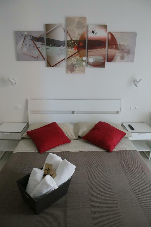 Soleluna Fiera 6 Rooms Boloňa Exteriér fotografie